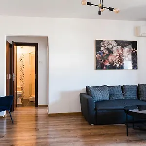  דירה Chic 2-Room Apartment In The Heart Of Bucharest With Amazing View