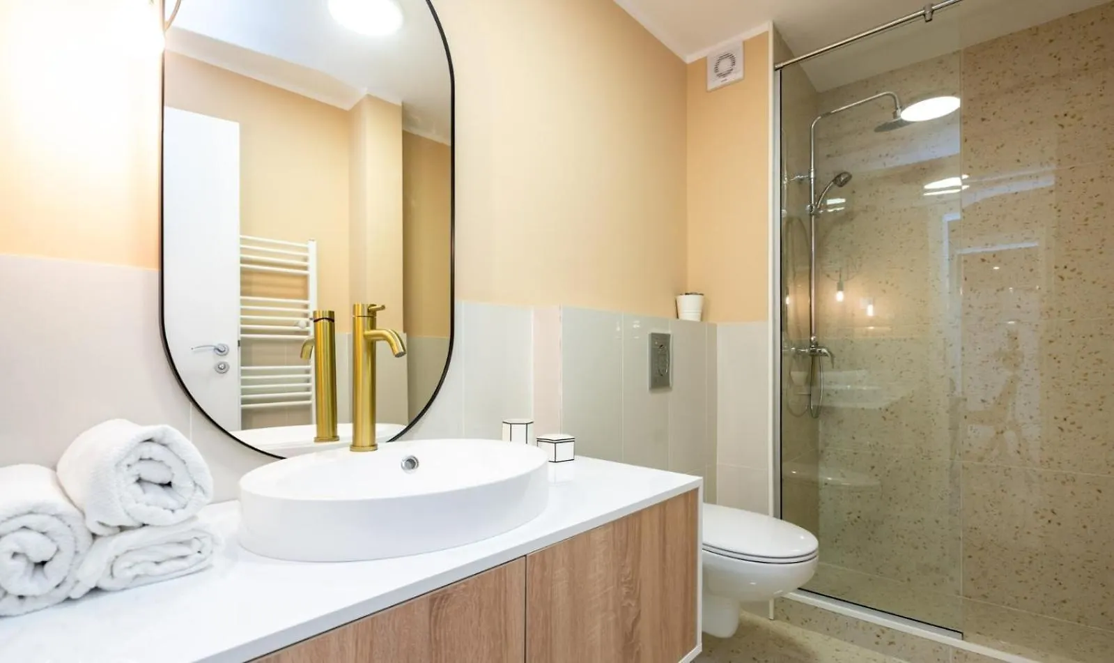 Prestige Apartament With View Magheru Bucharest 0*,
