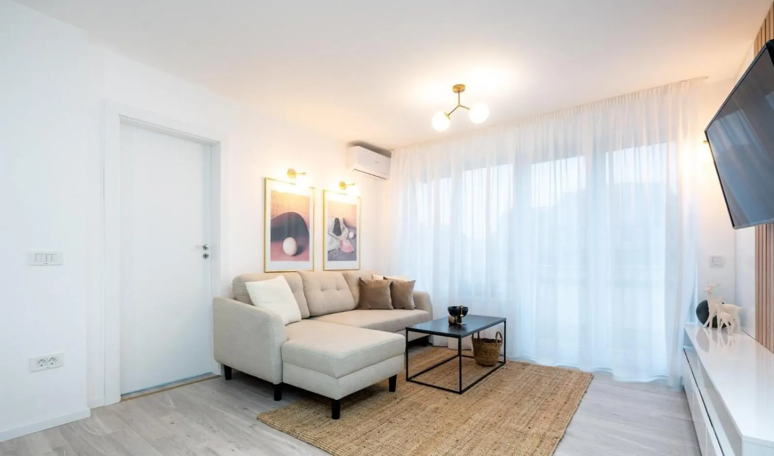 Prestige Apartament With View Magheru Bucharest 0*,